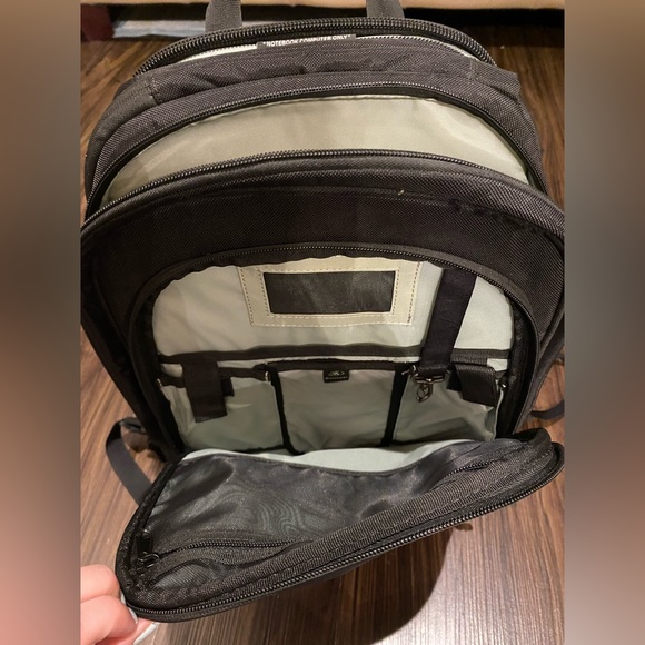 Brenthaven Backpack - Picture 2 of 8